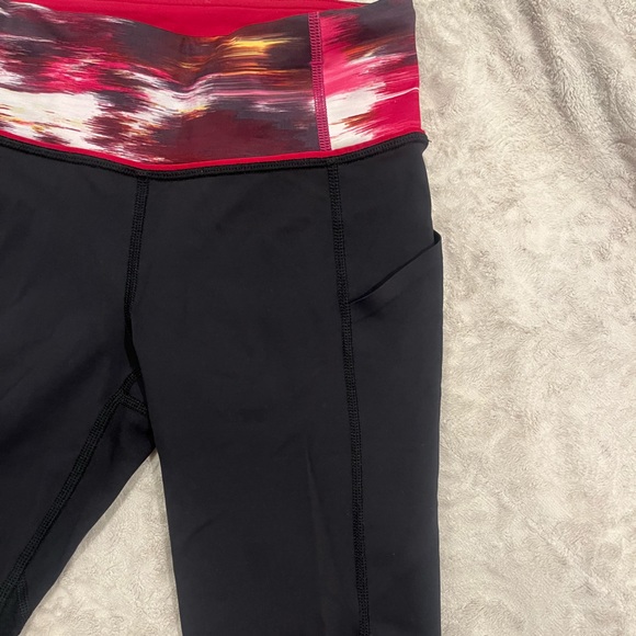 NEW LuluLemon high waisted leggings with pockets - Picture 4 of 8